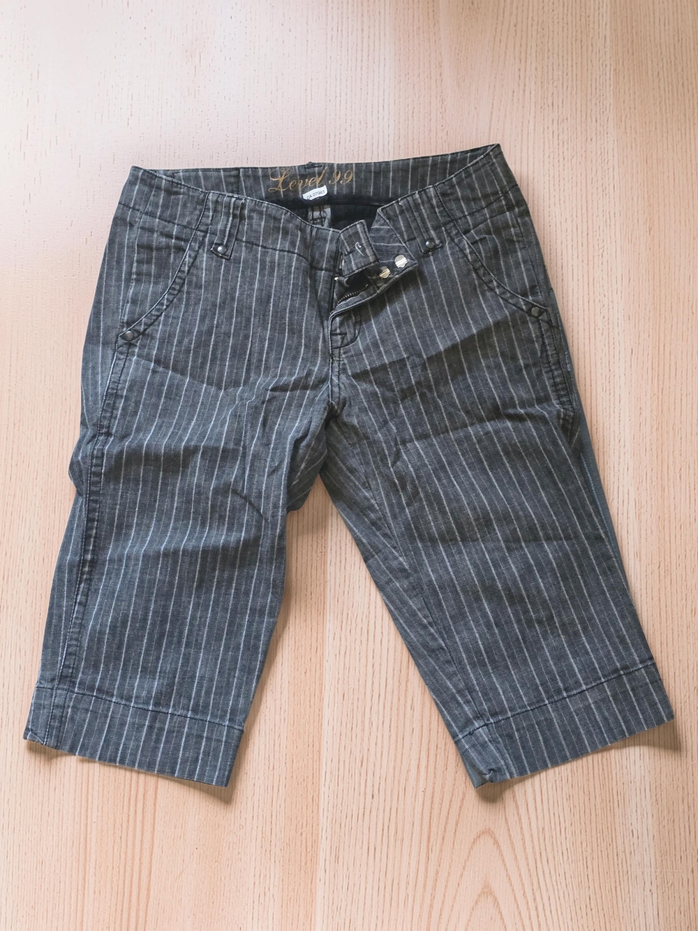 Level 99 Pinstripe Capri Pants in Charcoal
